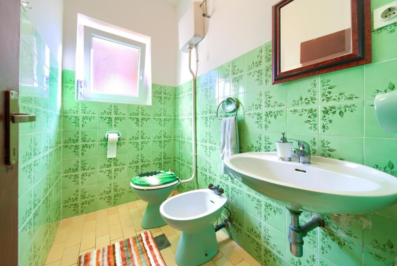 Apartments Petra Крк Екстер'єр фото