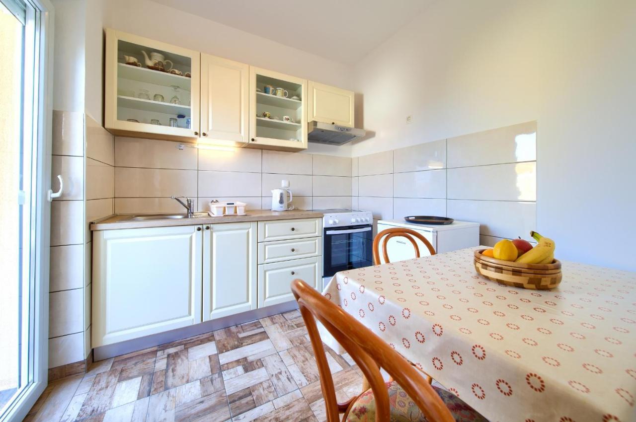Apartments Petra Крк Екстер'єр фото